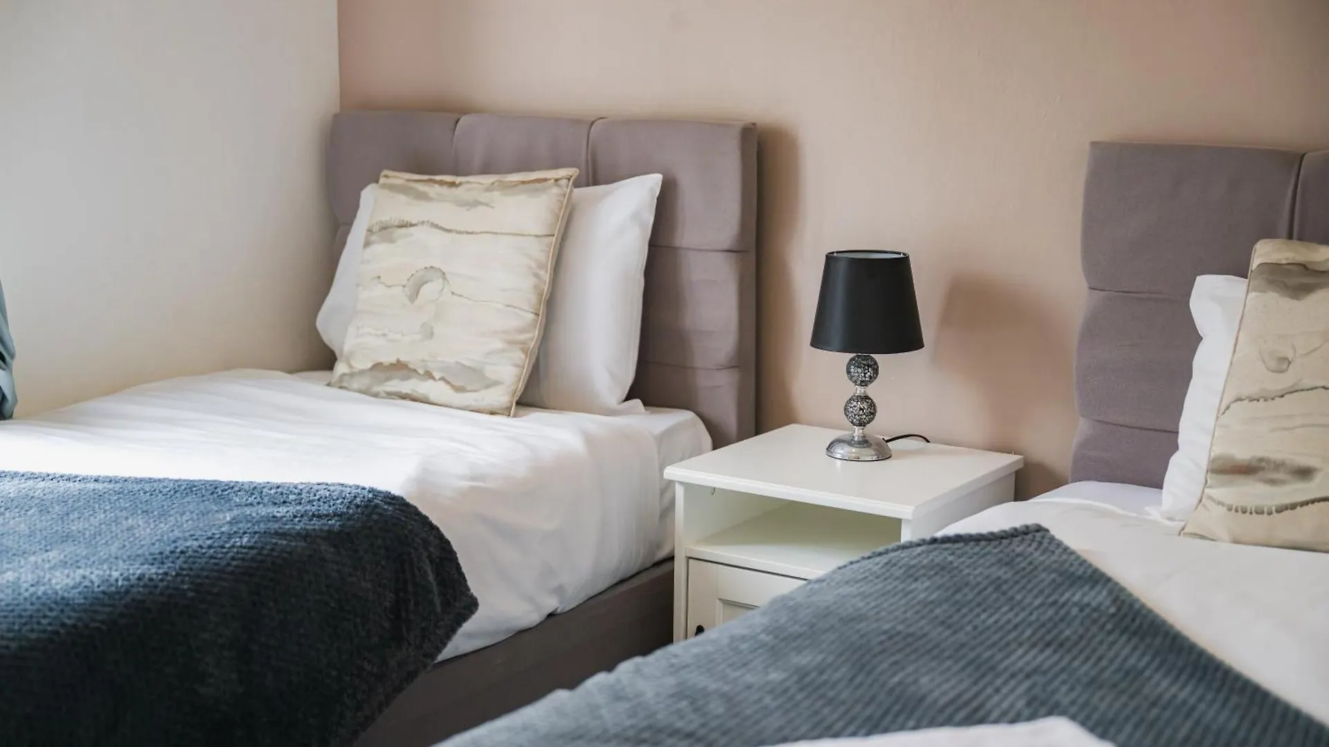 4 Bedroom House With Parking Near City Centre By Trinity Stays Short Lets & Serviced Accommodation Cambridge Holiday home