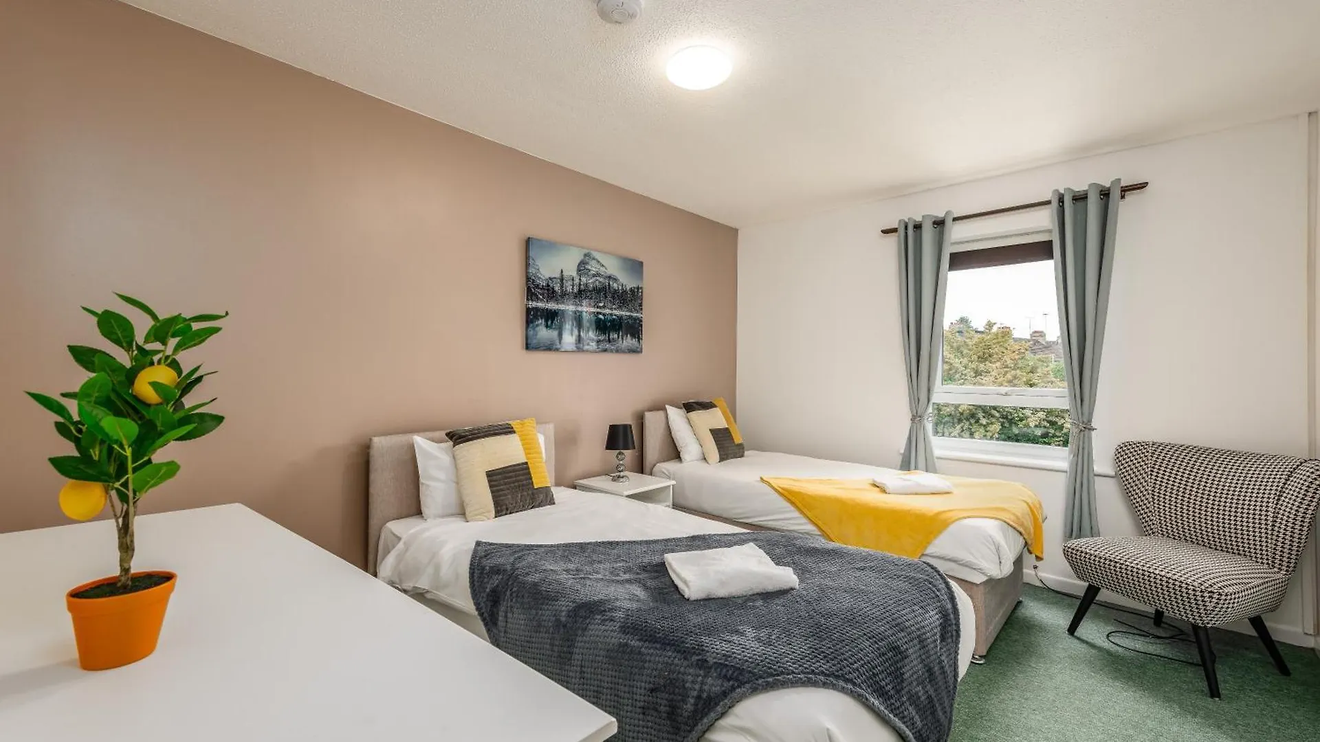Holiday home 4 Bedroom House With Parking Near City Centre By Trinity Stays Short Lets & Serviced Accommodation Cambridge