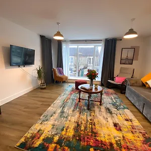 Riverside With 2br Flats At The Centre-parking-balcony 剑桥