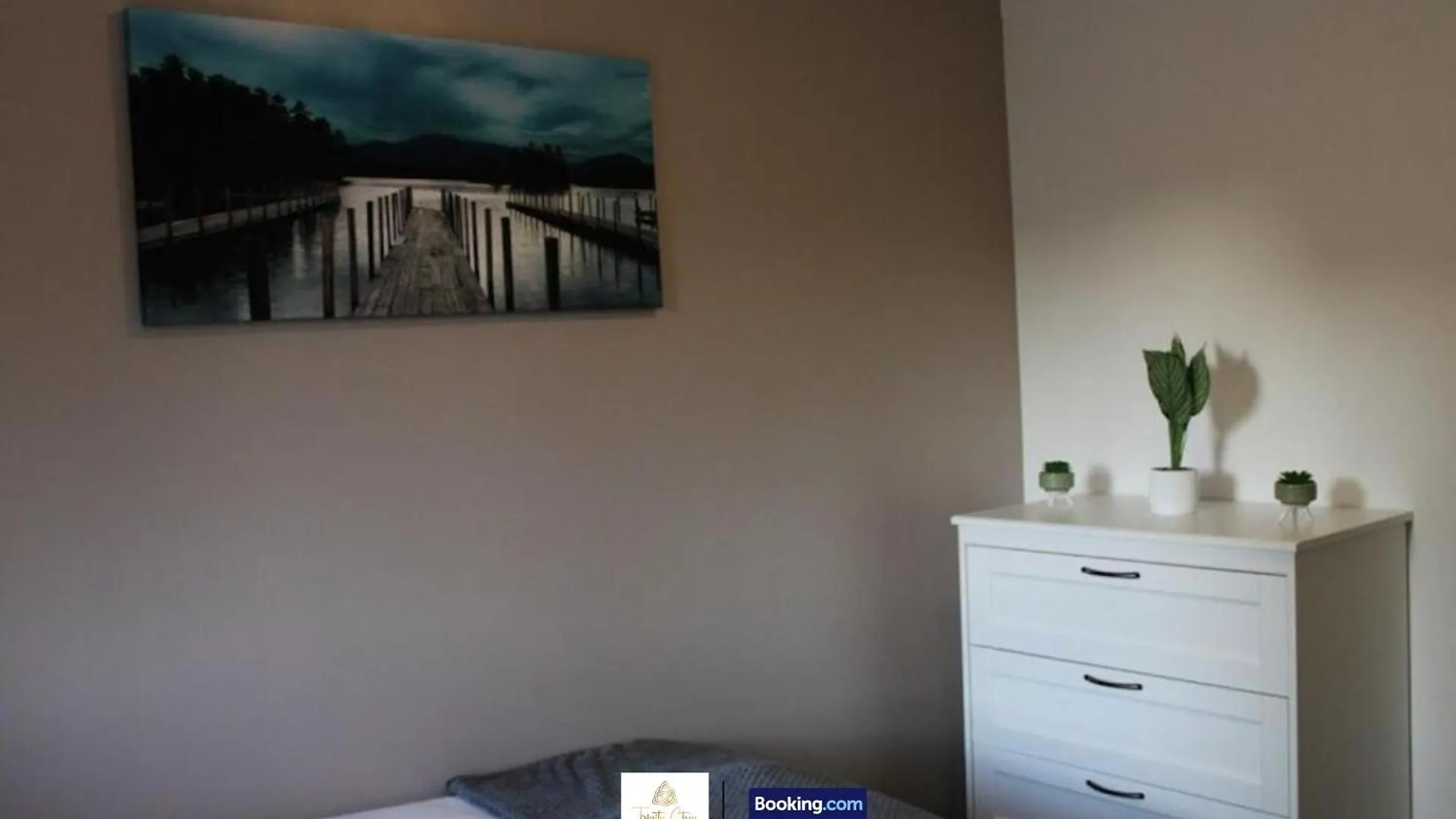 4 Bedroom House With Parking Near City Centre By Trinity Stays Short Lets & Serviced Accommodation Cambridge