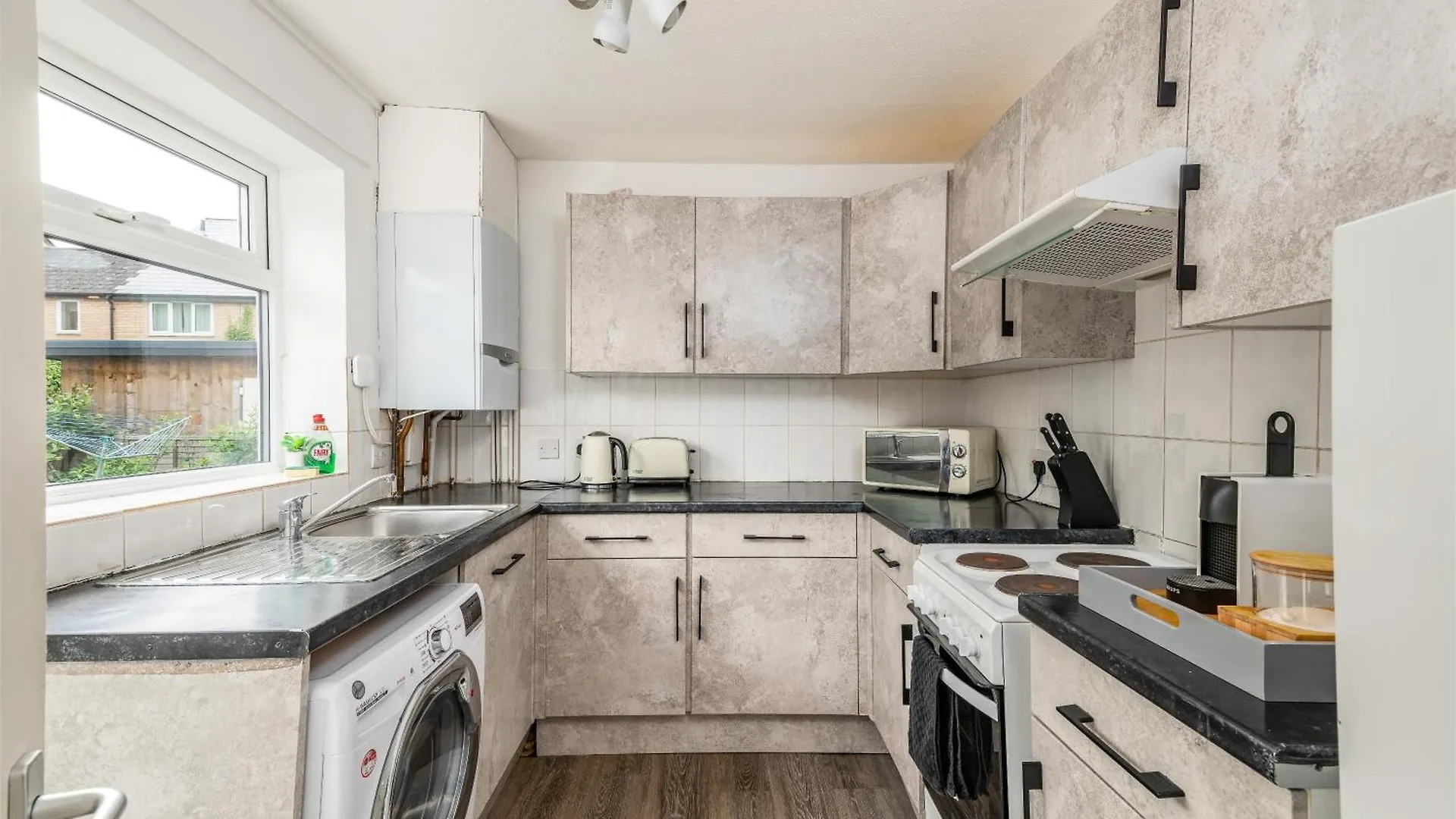 4 Bedroom House With Parking Near City Centre By Trinity Stays Short Lets & Serviced Accommodation Cambridge Сasa de vacaciones